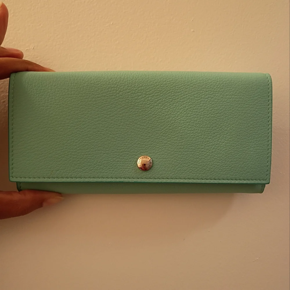 Tiffany & Co. NWOT, Women's, Continental Wallet, Snap Closure, Color Turquoise - Picture 3 of 16